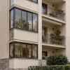 Chiudere un loggiato in condominio: permesso edilizio e consenso dell’assemblea
