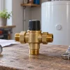 Miscelatore termostatico centrale per acqua calda: sicurezza, taratura e manutenzione
