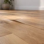 Parquet che si solleva: acqua, umidità, giunti e scelta del ripristino