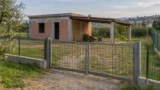Abusi edilizi: il ricorso senza sospensiva non evita l’acquisizione