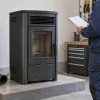 Stufa a pellet usata: controlli, documenti e costi nascosti prima dell’acquisto