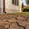 Terreno argilloso e fondazioni: perché la casa si muove e cosa fare