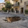 Voragine vicino al palazzo: perché il TAR conferma la messa in sicurezza